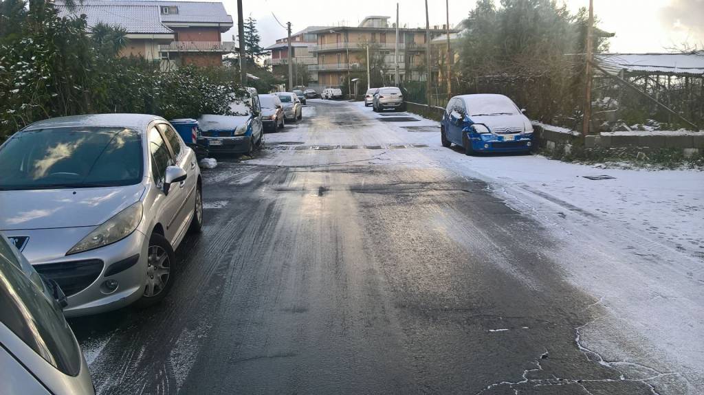 Снег на Сицилии. Ачитрецца